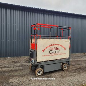 Scheren- hallenbühne 8m